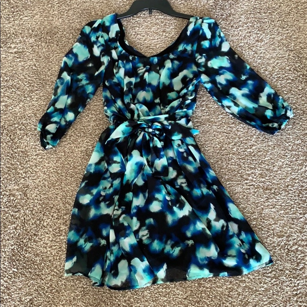Quarter sleeve dress